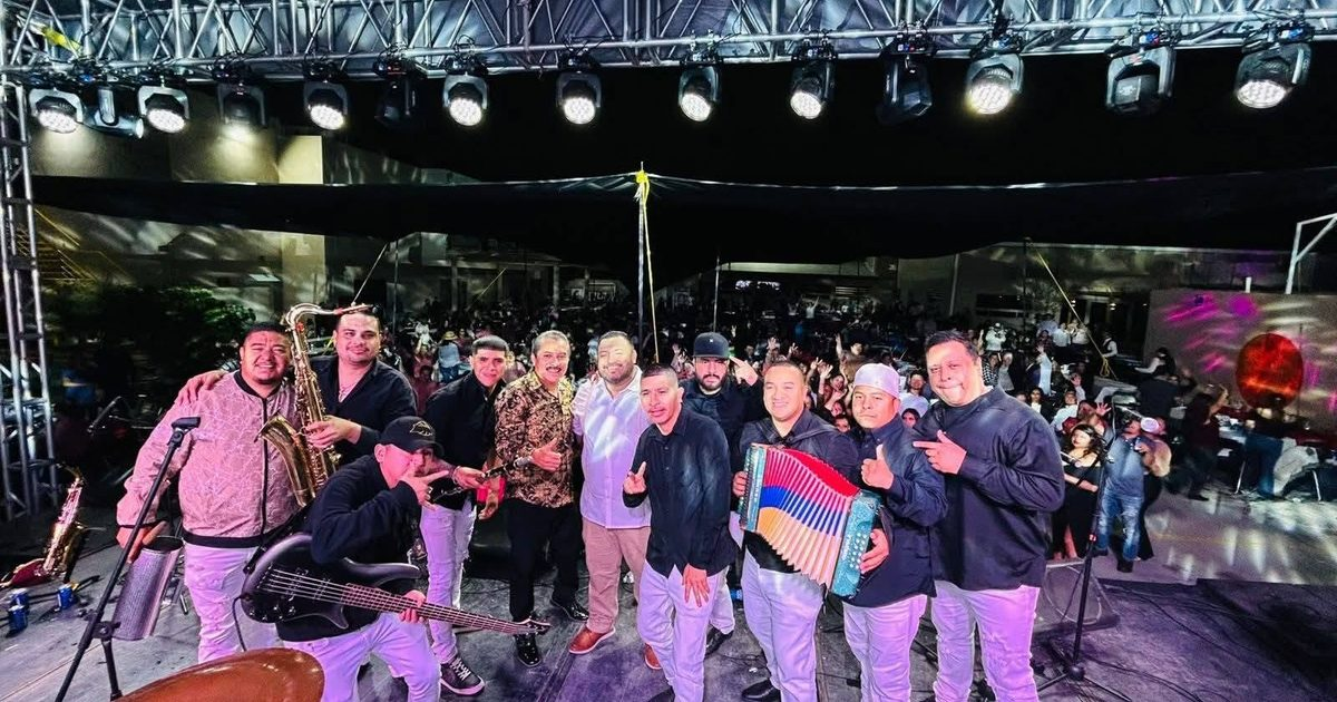 Piden apoyo para Florencio Cuéllar, querido músico de Nuevo Laredo; tuvo un derrame cerebral y le harán baile a beneficio Piden apoyo para Florencio Cuéllar, querido músico de Nuevo Laredo; tuvo un derrame cerebral y le harán baile a beneficio