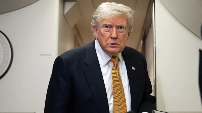 Trump restablece el bloqueo a los puertos iraníes e impone un recargo del 20% a la carga que transita por el estrecho de Ormuz Trump restablece el bloqueo a los puertos iraníes e impone un recargo del 20% a la carga que transita por el estrecho de Ormuz