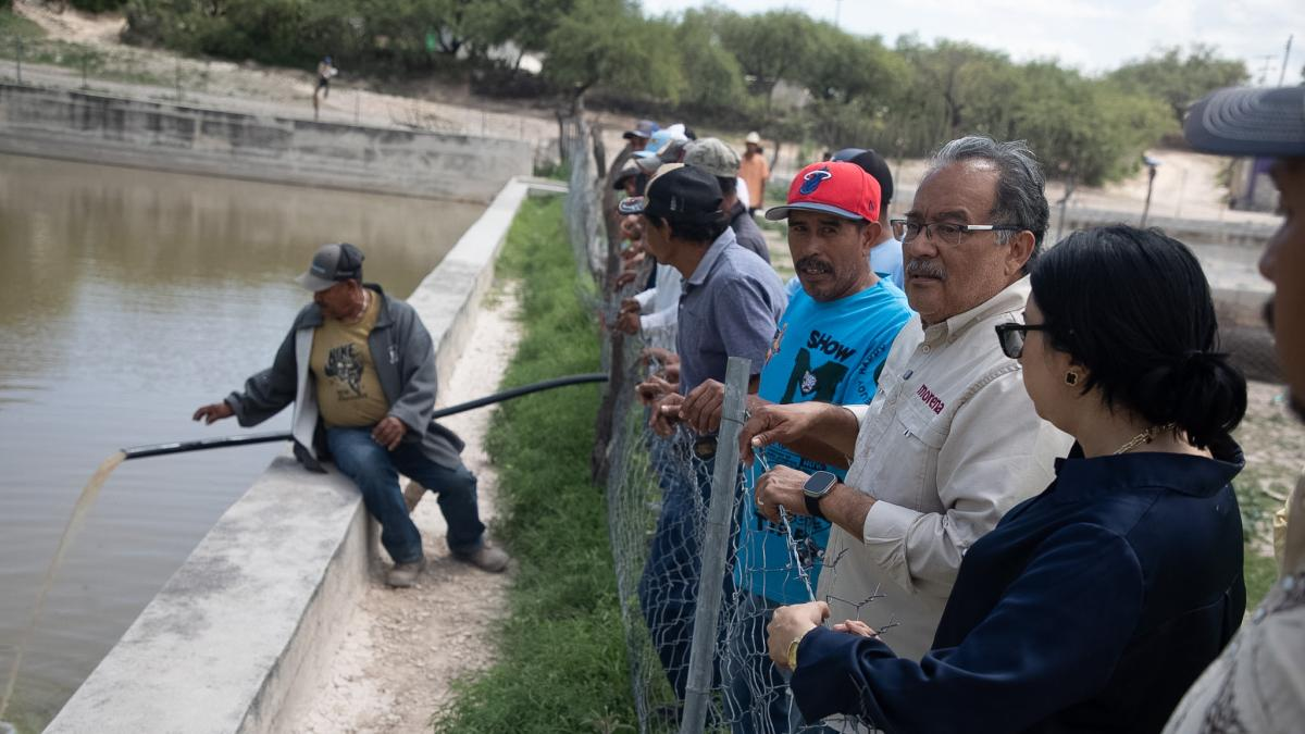 Le entran empresarios al «modo sí», llevan agua potable al sur de Nuevo León Le entran empresarios al «modo sí», llevan agua potable al sur de Nuevo León