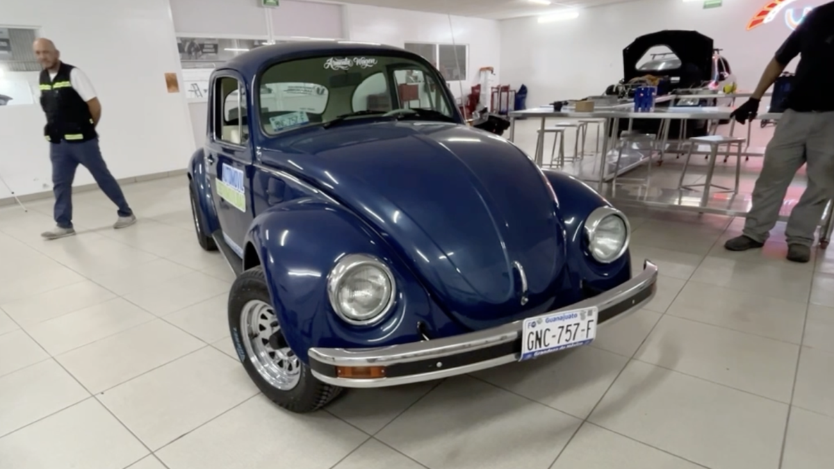 De gasolina a baterías: estudiantes en Guanajuato innovan con auto eléctrico