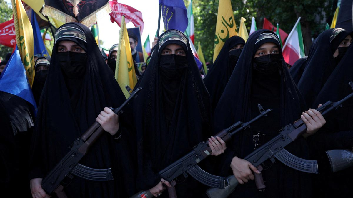 Irán moviliza a más de 300 mil voluntarios para su «defensa total» tras siete meses de guerra