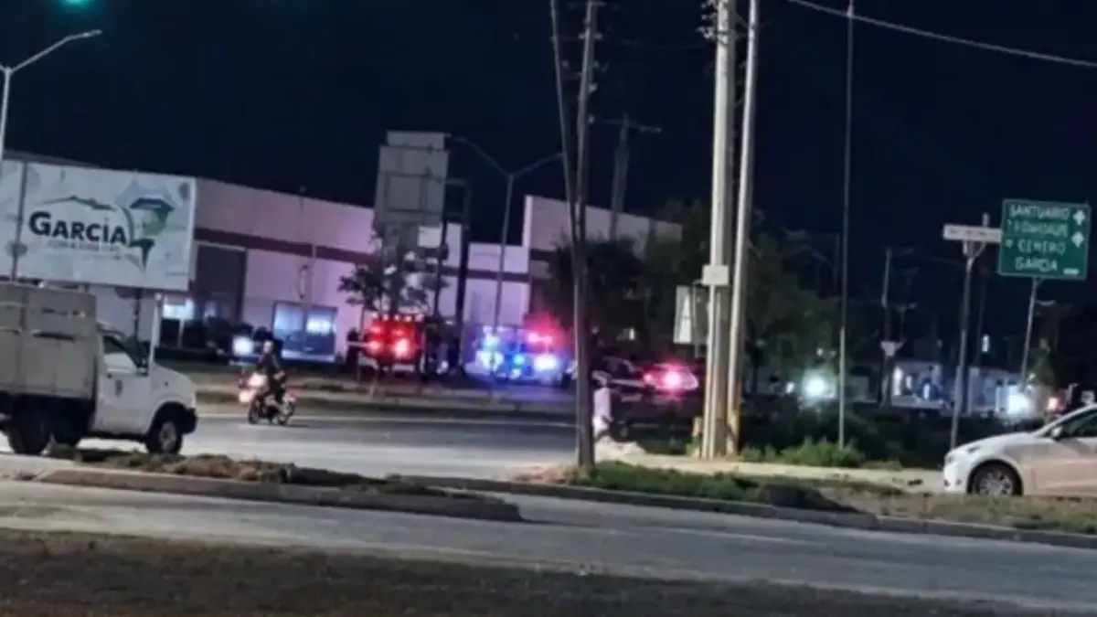 Portón se desploma y aplasta a guardia de seguridad