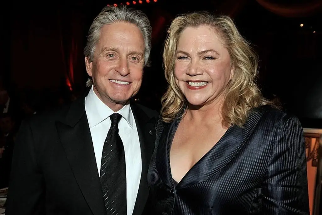 Michael Douglas revela una relación secreta con Kathleen Turner que ocultaron por 40 años