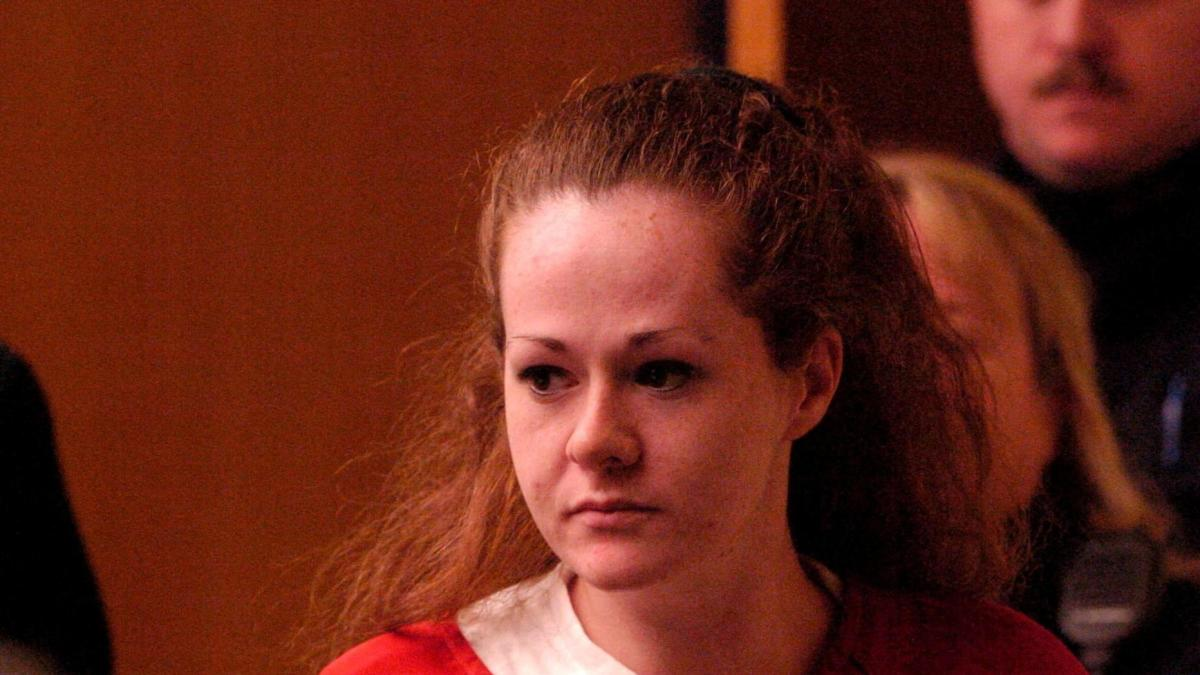 Christa Pike permanece inconsciente tras sobrevivir a ejecución con inyección letal