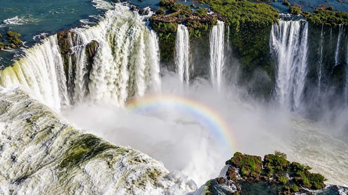 Por efectos de El Niño, el río Iguazú supera seis veces su caudal; cierran las cataratas Por efectos de El Niño, el río Iguazú supera seis veces su caudal; cierran las cataratas