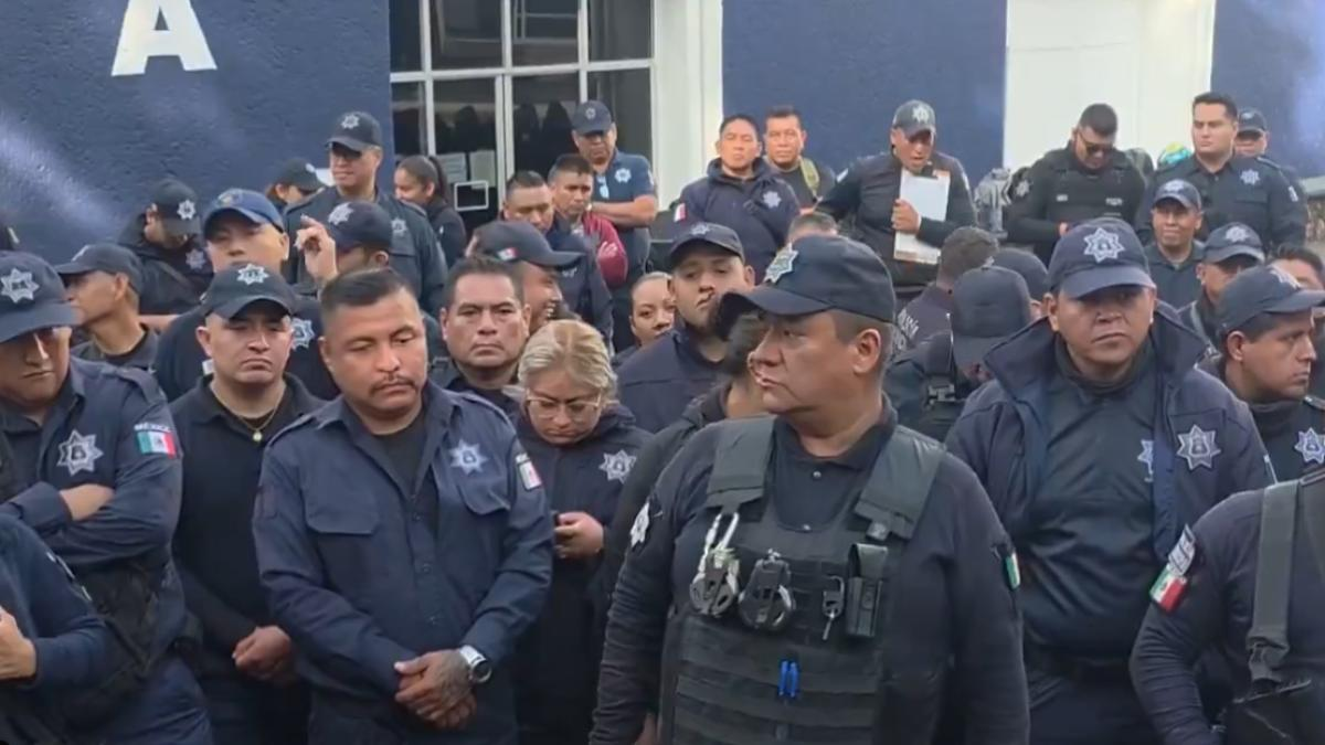 Paran labores policías municipales de Cuernavaca; piden salario de 17 mil pesos Paran labores policías municipales de Cuernavaca; piden salario de 17 mil pesos