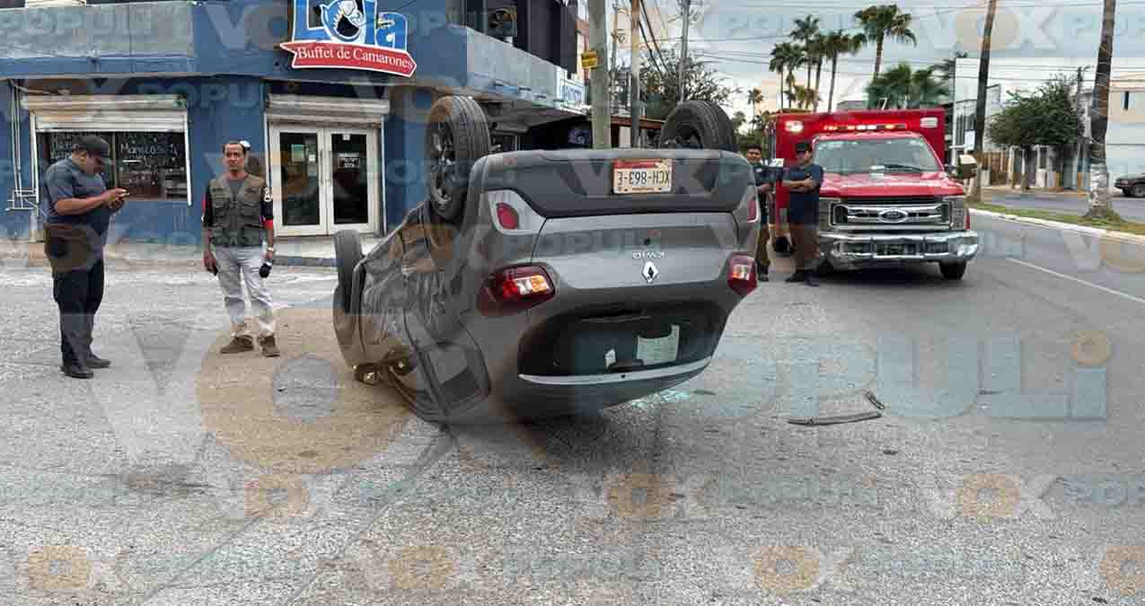 Choque entre dos vehículos deja una volcadura en Reynosa, Tamaulipas Choque entre dos vehículos deja una volcadura en Reynosa, Tamaulipas