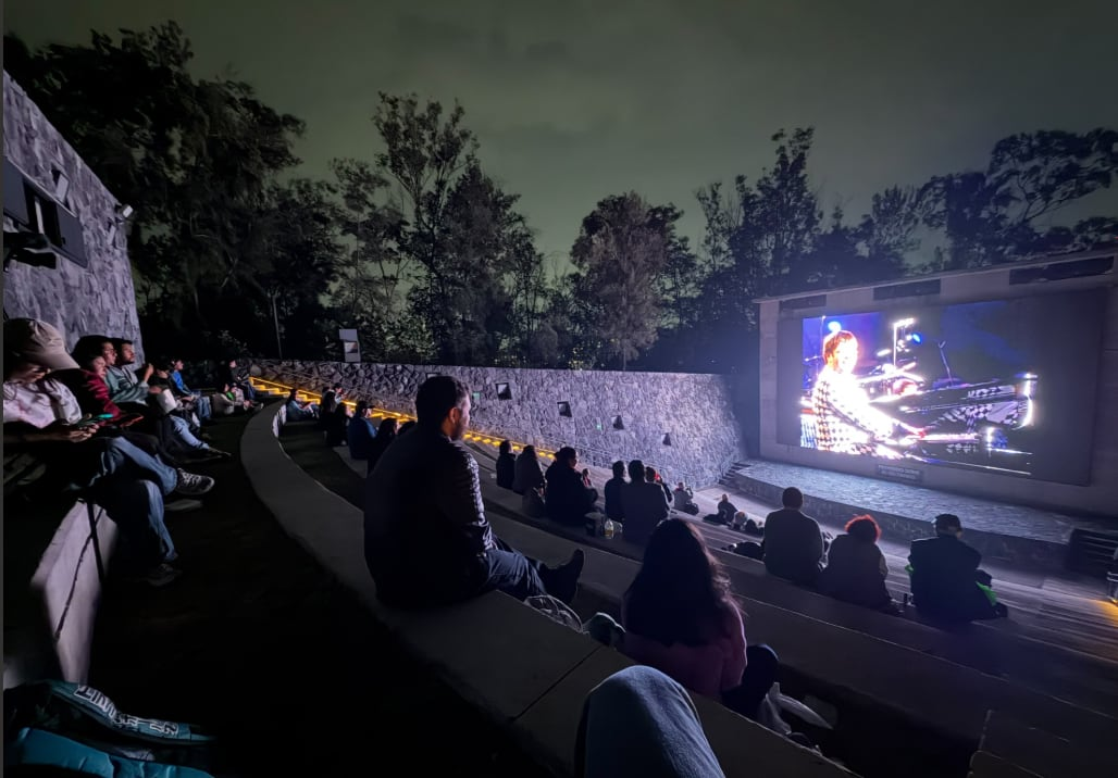 Poca asistencia a la proyección del concierto de Elton John; mañana se presenta en el Estadio Banorte Poca asistencia a la proyección del concierto de Elton John; mañana se presenta en el Estadio Banorte