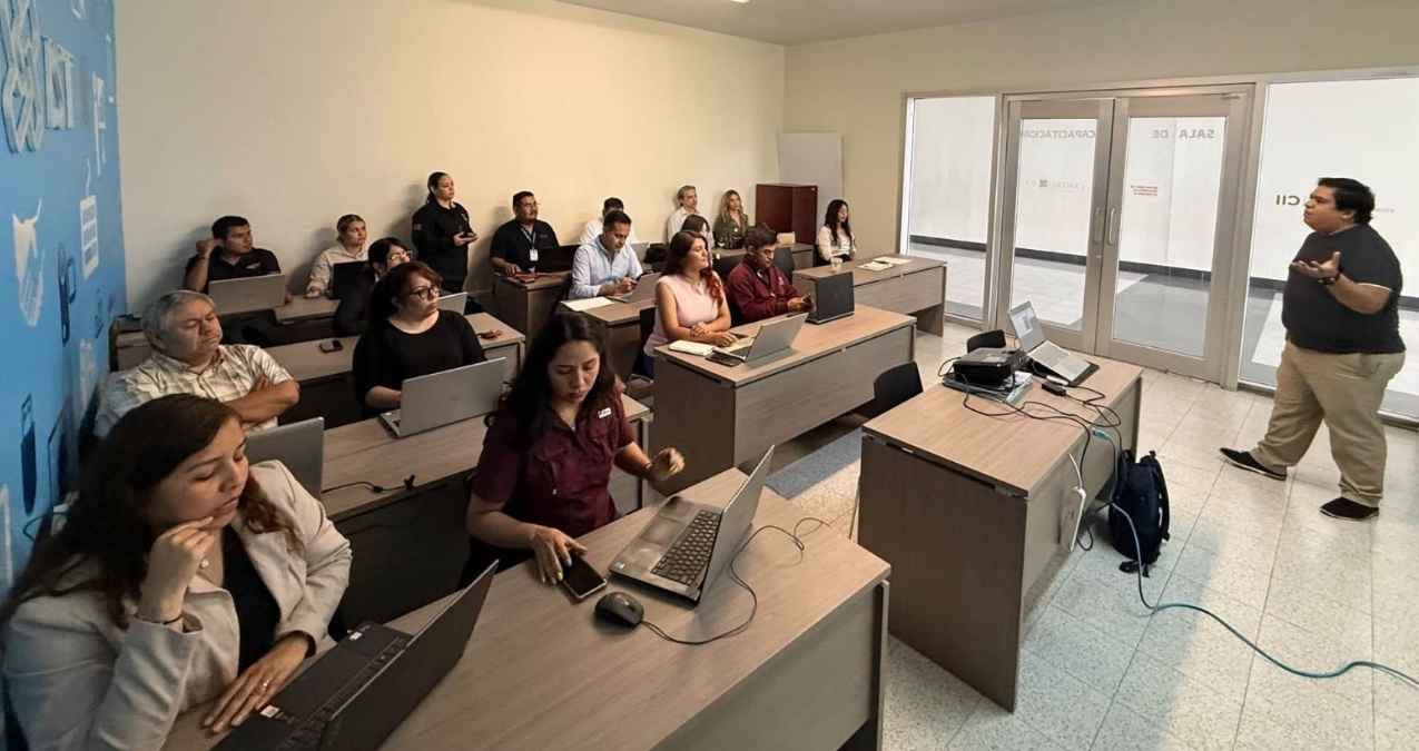 Capacitan sobre analítica de datos e inteligencia artificial en Nuevo Laredo, Tamaulipas